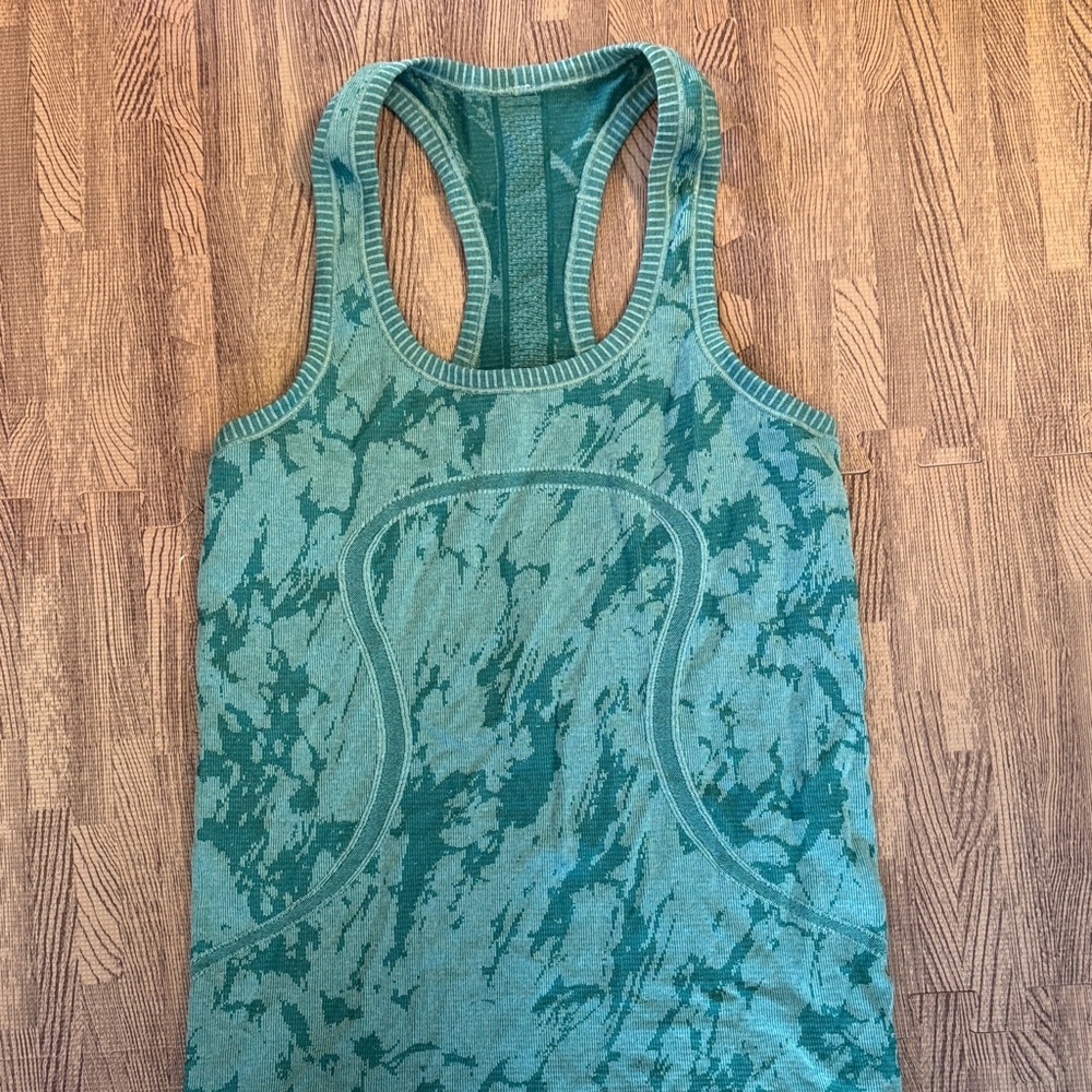 LULULEMON GREEN TANK TOP SIZE 4